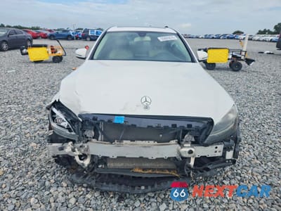 Piąte zdjęcie samochodu w środku: 2018 MERCEDES-BENZ C 300 VIN:55SWF4JBXJU268362 - miniatura
