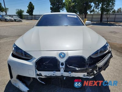 Piąte zdjęcie samochodu w środku: 2025 BMW I4 EDRIVE 40 VIN:WBY23HD02SFV79130 - miniatura