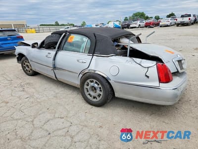 Drugie zdjęcie samochodu z przodu: 1999 LINCOLN TOWN CAR SIGNATURE VIN:1LNHM82W7XY658364 - miniatura