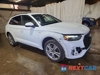 Czwarte zdjęcie samochodu z boku: 2025 AUDI Q5 PREMIUM 45 VIN:WA1GAAFY8S2020447 - miniatura