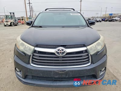 Piąte zdjęcie samochodu w środku: 2015 TOYOTA HIGHLANDER LIMITED VIN:5TDDKRFH0FS145543 - miniatura