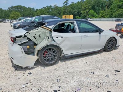 Trzecie zdjęcie samochodu z tyłu: 2021 TOYOTA CAMRY TRD VIN:4T1KZ1AK1MU053725 - miniatura