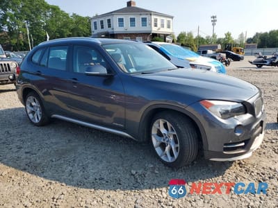 Czwarte zdjęcie samochodu z boku: 2015 BMW X1 XDRIVE28I VIN:WBAVL1C52FVY36234 - miniatura
