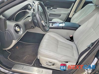 Zdjęcie 7 z 12 samochodu: 2011 JAGUAR XJ VIN:SAJWA1CB3BLV07424 - miniatura