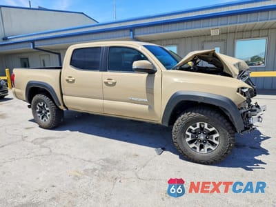 Czwarte zdjęcie samochodu z boku: 2018 TOYOTA TACOMA TRD OFF-ROAD VIN:5TFCZ5AN6JX152576 - miniatura