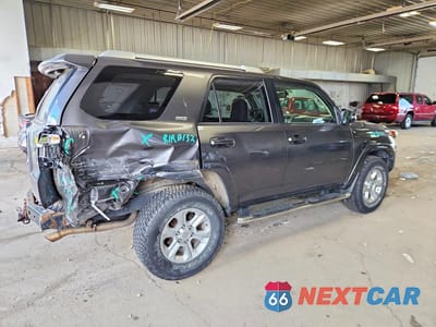 Trzecie zdjęcie samochodu z tyłu: 2017 TOYOTA 4RUNNER SR5 PREMIUM VIN:JTEBU5JR1H5410923 - miniatura