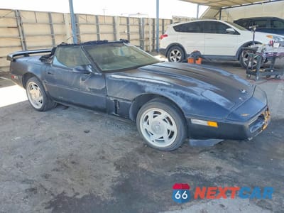 Czwarte zdjęcie samochodu z boku: 1988 CHEVROLET CORVETTE VIN:1G1YY3187J5106900 - miniatura