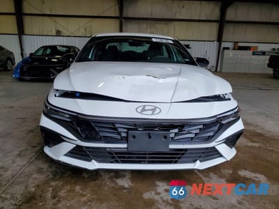 Piąte zdjęcie samochodu w środku: 2026 HYUNDAI ELANTRA SEL SPORT VIN:KMHLM4DG5TU218802 - miniatura