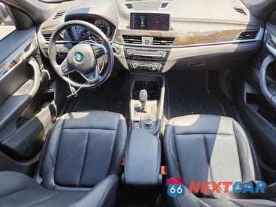 Zdjęcie 8 z 13 samochodu: 2021 BMW X1 XDRIVE28I VIN:WBXJG9C04M5T33040 - miniatura