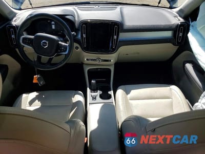 Zdjęcie 8 z 12 samochodu: 2021 VOLVO XC40 T5 MOMENTUM VIN:YV4162UK8M2478006 - miniatura