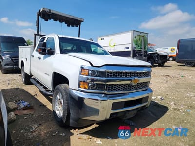 Czwarte zdjęcie samochodu z boku: 2019 CHEVROLET SILVERADO 2500 UTILITY / SERVICE TRUCK VIN:2GC2CREG5K1119468 - miniatura