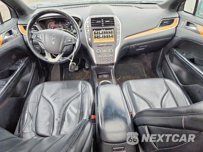 Zdjęcie 8 z 12 samochodu: 2018 LINCOLN MKC RESERVE VIN:5LMCJ3D95JUL22639 - miniatura