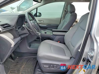 Zdjęcie 7 z 14 samochodu: 2021 TOYOTA SIENNA XLE VIN:5TDYRKEC8MS055368 - miniatura