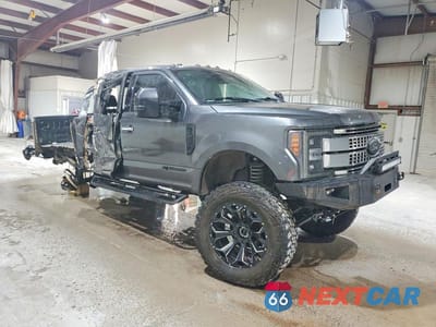 Czwarte zdjęcie samochodu z boku: 2017 FORD F250 SUPER DUTY VIN:1FT7W2BT8HEE94865 - miniatura