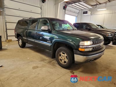 Czwarte zdjęcie samochodu z boku: 2002 CHEVROLET SILVERADO K1500 VIN:1GCEK19T12E209823 - miniatura