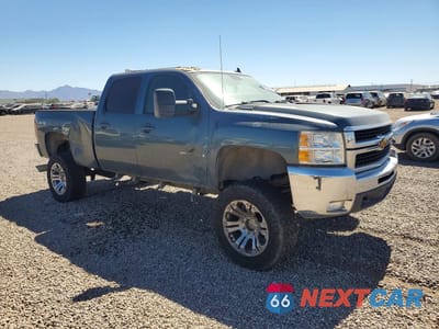 Czwarte zdjęcie samochodu z boku: 2008 CHEVROLET SILVERADO 2500HD VIN:1GCHK23698F221727 - miniatura