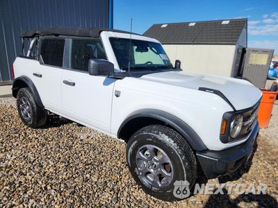 Czwarte zdjęcie samochodu z boku: 2026 FORD BRONCO BIG BEND VIN:1FMDE7BHXTLA70411 - miniatura