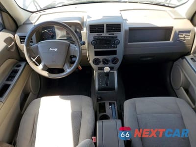 Zdjęcie 8 z 13 samochodu: 2007 JEEP PATRIOT VIN:1J8FF28W87D362151 - miniatura