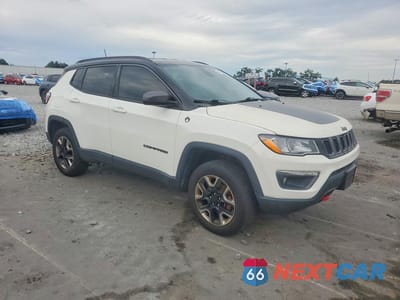 Czwarte zdjęcie samochodu z boku: 2018 JEEP COMPASS TRAILHAWK VIN:3C4NJDDB6JT451332 - miniatura