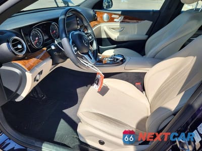 Zdjęcie 7 z 13 samochodu: 2019 MERCEDES-BENZ E 300 4MATIC VIN:WDDZF4KB8KA585781 - miniatura