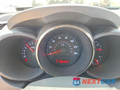 Zdjęcie 9 z 13 samochodu: 2010 KIA SOUL + VIN:KNDJT2A20A7178359 - miniatura