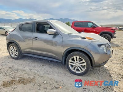 Czwarte zdjęcie samochodu z boku: 2015 NISSAN JUKE SV VIN:JN8AF5MV4FT551212 - miniatura