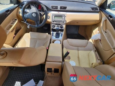 Zdjęcie 8 z 12 samochodu: 2008 VOLKSWAGEN PASSAT KOMFORT VIN:WVWAK73C58P046441 - miniatura