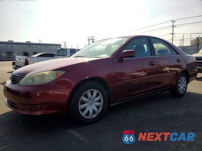 2005 TOYOTA CAMRY LE 4T1BE32K15U429959 - główne zdjęcie licytacji z USA - miniatura