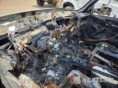 Zdjęcie 8 z 12 samochodu: 2005 CHEVROLET SILVERADO K2500 HEAVY DUTY VIN:1GCHK29225E165216 - miniatura