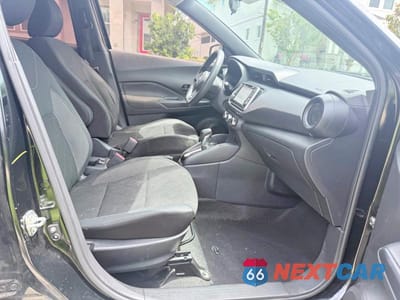 Piąte zdjęcie samochodu w środku: 2020 NISSAN KICKS S VIN:3N1CP5BV5LL531557 - miniatura
