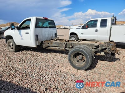 Drugie zdjęcie samochodu z przodu: 2014 CHEVROLET SILVERADO C3500 VIN:1GB3CZC85EF151810 - miniatura