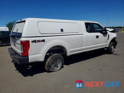 Trzecie zdjęcie samochodu z tyłu: 2018 FORD F250 SUPER DUTY VIN:1FT7X2B69JEC95028 - miniatura
