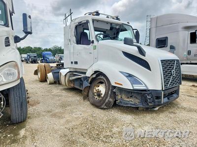 2022 VOLVO VNL SEMI TRUCK 4V4NC9EH7NN317319 - główne zdjęcie licytacji z USA - miniatura