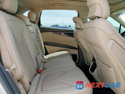 Zdjęcie 10 z 12 samochodu: 2019 LINCOLN NAUTILUS RESERVE VIN:2LMPJ6L92KBL23430 - miniatura