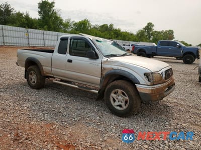Czwarte zdjęcie samochodu z boku: 2003 TOYOTA TACOMA XTRACAB PRERUNNER VIN:5TESM92N03Z171068 - miniatura