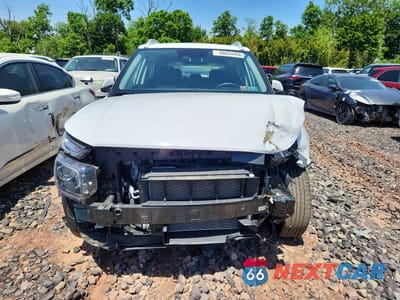 Piąte zdjęcie samochodu w środku: 2024 HYUNDAI VENUE SEL VIN:KMHRC8A36RU336341 - miniatura
