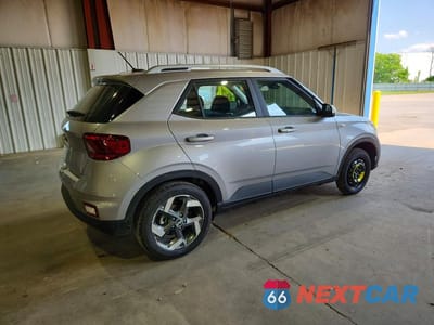 Trzecie zdjęcie samochodu z tyłu: 2026 HYUNDAI VENUE SEL VIN:KMHRC8A35TU466005 - miniatura