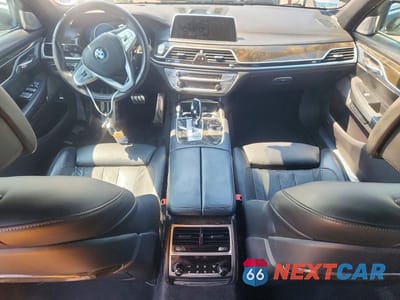 Zdjęcie 8 z 12 samochodu: 2017 BMW 750 XI VIN:WBA7F2C57HG422394 - miniatura