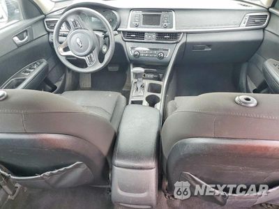 Zdjęcie 8 z 13 samochodu: 2017 KIA OPTIMA LX VIN:5XXGT4L30HG141146 - miniatura