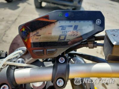 Zdjęcie 7 z 9 samochodu: 2015 YAMAHA FZ09 VIN:JYARN33E5FA006621 - miniatura