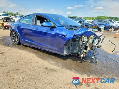 Czwarte zdjęcie samochodu z boku: 2023 TESLA MODEL S VIN:5YJSA1E68PF499120 - miniatura