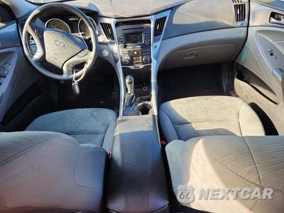 Zdjęcie 8 z 12 samochodu: 2015 HYUNDAI SONATA HYBRID BASE VIN:KMHEC4A44FA119643 - miniatura