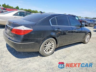 Trzecie zdjęcie samochodu z tyłu: 2011 HYUNDAI GENESIS 3.8L VIN:KMHGC4DEXBU145301 - miniatura