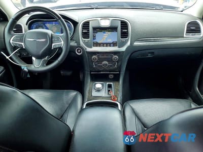 Zdjęcie 8 z 12 samochodu: 2015 CHRYSLER 300C VIN:2C3CCAEG0FH920672 - miniatura
