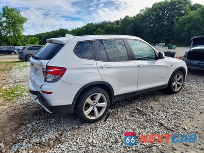 Trzecie zdjęcie samochodu z tyłu: 2017 BMW X3 XDRIVE28I VIN:5UXWX9C31H0T23855 - miniatura