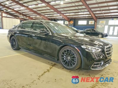 Czwarte zdjęcie samochodu z boku: 2022 MERCEDES-BENZ S 580 4MATIC VIN:W1K6G7GB6NA136999 - miniatura