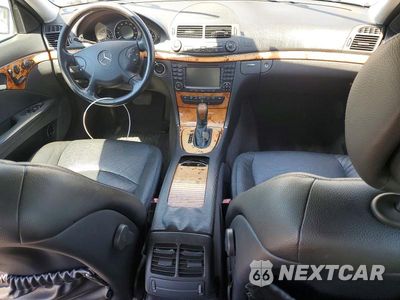 Zdjęcie 8 z 12 samochodu: 2006 MERCEDES-BENZ E 350 4MATIC VIN:WDBUF87J76X205357 - miniatura