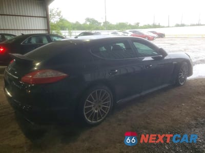 Trzecie zdjęcie samochodu z tyłu: 2011 PORSCHE PANAMERA 2 VIN:WP0AA2A71BL011244 - miniatura