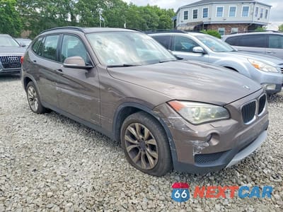 Czwarte zdjęcie samochodu z boku: 2013 BMW X1 XDRIVE28I VIN:WBAVL1C52DVR92450 - miniatura