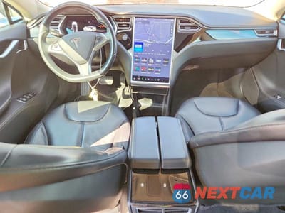 Zdjęcie 8 z 12 samochodu: 2014 TESLA MODEL S VIN:5YJSA1H19EFP40101 - miniatura